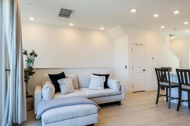 6861 Secano St, San Diego CA: https://media.crmls.org/mediaz/aec13cb9-e428-489f-ac8b-bdc7b3b316a1.jpg