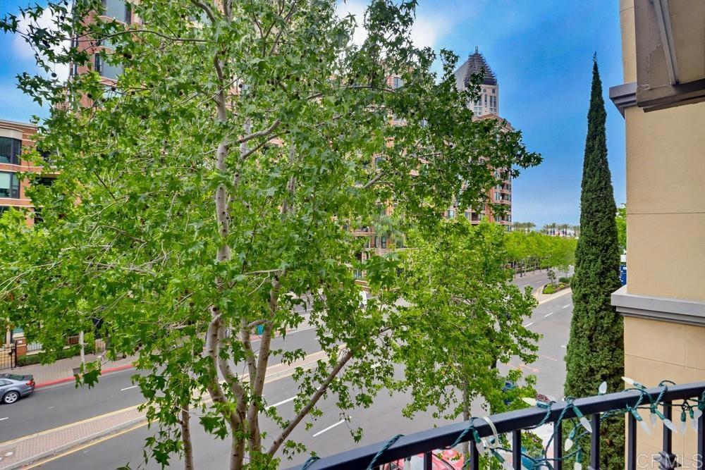 301 W G St - photo 18