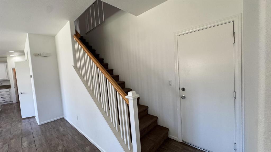 https://media.crmls.org/mediaz/aec1c624-6a8f-4f9f-ae80-cf934d71482c.jpg?preset=X-Large