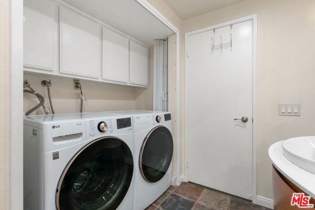 17130 Burbank Boulevard, Encino CA: https://media.crmls.org/mediaz/aec2ad32-842a-4a0b-a284-9926f5150344.jpg