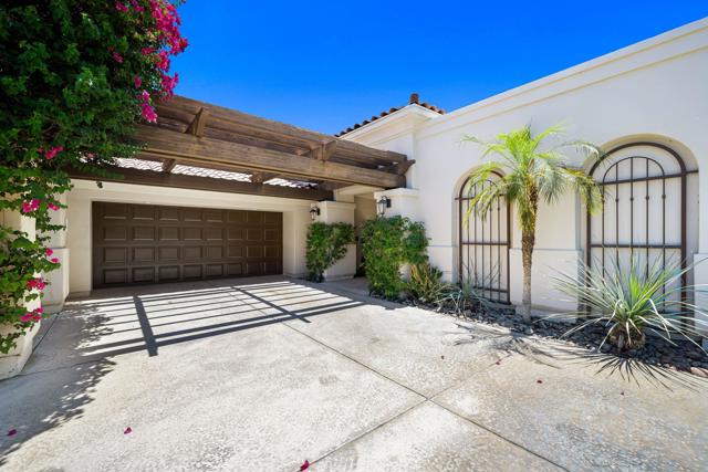 945 Hawk Hill Trail, Palm Desert CA: https://media.crmls.org/mediaz/aec316fe-e0c6-490a-acec-2b01b93a11fb.jpg