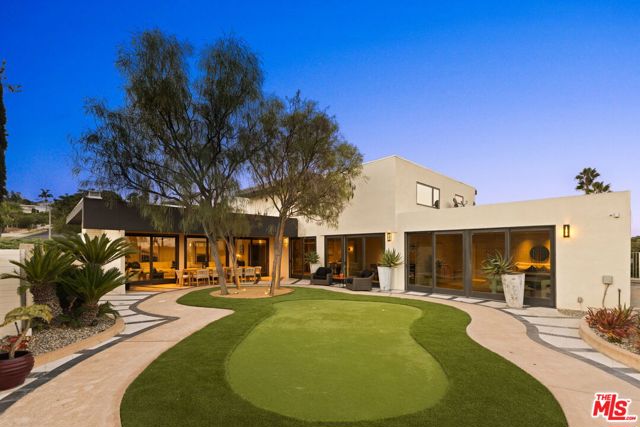 5284 Los Diegos Way, Los Angeles CA: https://media.crmls.org/mediaz/aec39ce2-ca7a-4581-a2e3-4c80f0d8dd44.jpg