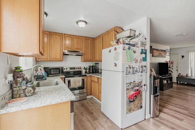 2560 Kenton Court, Santa Rosa CA: https://media.crmls.org/mediaz/aec3b73f-b3df-4b0c-9d26-6ab467ac4128.jpg