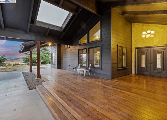 8191 Highland Rd, Livermore CA: https://media.crmls.org/mediaz/aec44a80-df4e-4536-a089-be709ddc8735.jpg
