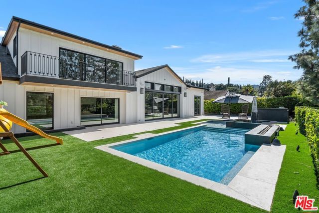 16015 Valley Wood Road, Sherman Oaks CA: https://media.crmls.org/mediaz/aec4fd1e-e19a-4637-ae43-1656aa05b5fa.jpg