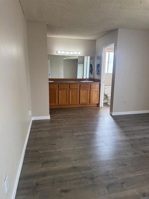 384 I Street, Chula Vista CA: https://media.crmls.org/mediaz/aec555ed-23e1-4626-8217-447d06afc9dc.jpg