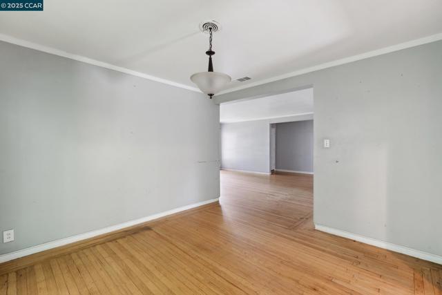 1580 3rd Ave, Walnut Creek CA: https://media.crmls.org/mediaz/aec72504-90f5-483a-914a-d74cead5f0b8.jpg
