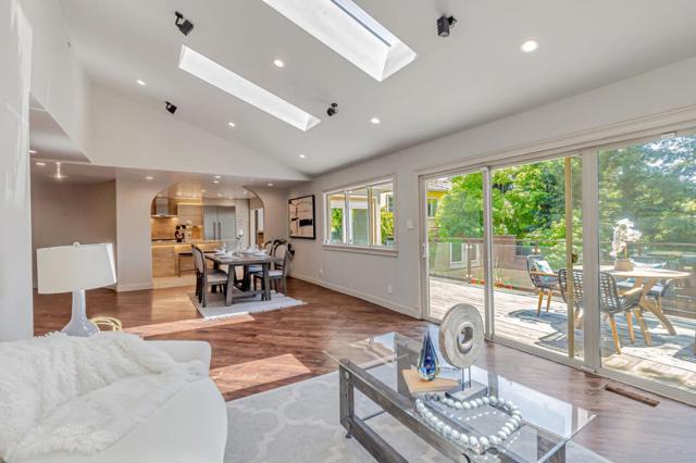 3119 Oak Knoll Drive, Redwood City CA: https://media.crmls.org/mediaz/aec7403a-a236-47b5-80ba-3fff6d5cf9de.jpg
