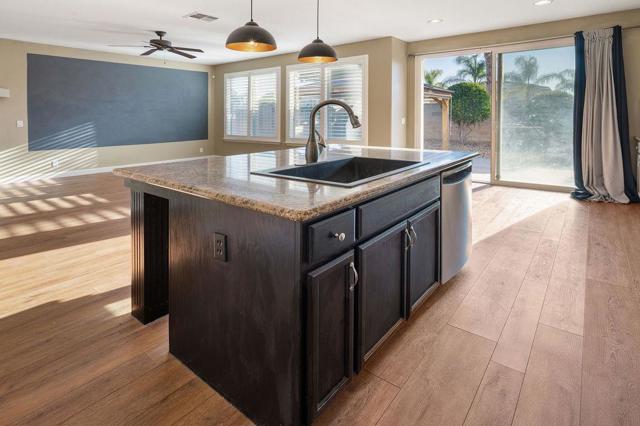 11447 Mirage Drive, Chowchilla CA: https://media.crmls.org/mediaz/aec76164-ed15-4147-8832-3536d993e78f.jpg