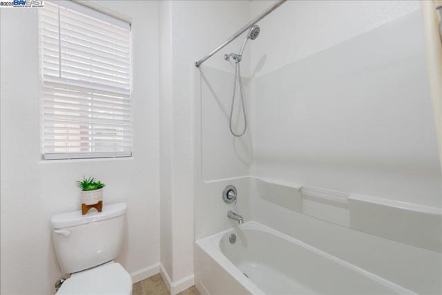 3335 Vittoria Loop, Dublin CA: https://media.crmls.org/mediaz/aec76b8f-1c11-411f-8e4c-6ef1cfa27f6b.jpg