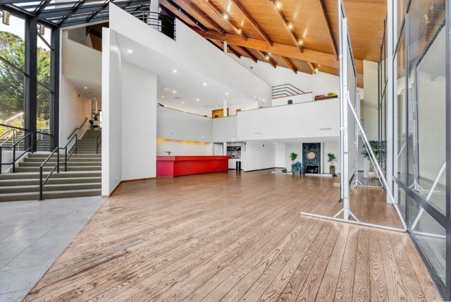 1 Appian Way, South San Francisco CA: https://media.crmls.org/mediaz/aec79ddf-3f05-4583-bcf5-cb30e4f96648.jpg