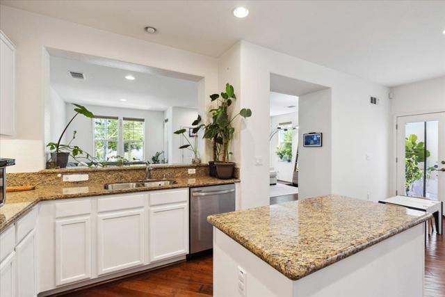 28514 Gulfport Circle, Hayward CA: https://media.crmls.org/mediaz/aec7ae30-b0af-4af0-848c-4480bb862e81.jpg