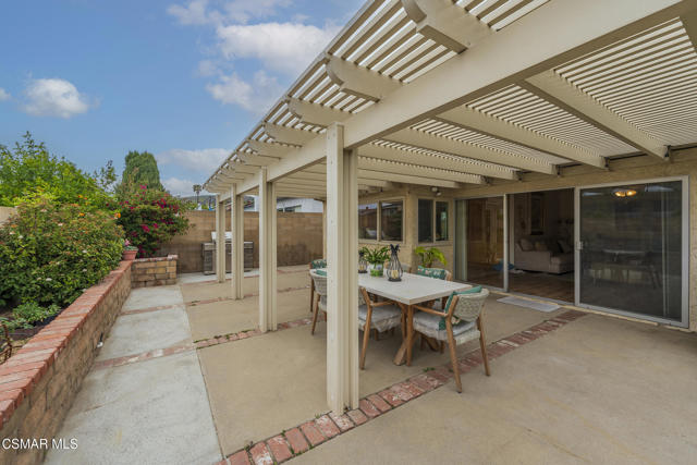 2653 N Broadmoor Avenue, Simi Valley CA: https://media.crmls.org/mediaz/aec7bdbc-a0aa-48d3-a23e-4ad8c93d2761.jpg
