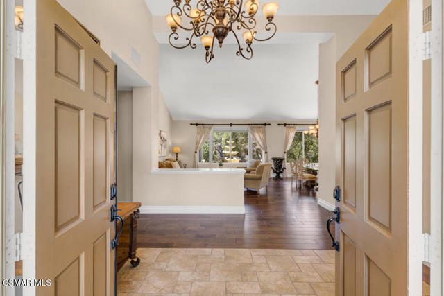 1826 Crystal View Circle, Newbury Park CA: https://media.crmls.org/mediaz/aec8b61d-092c-410f-bcc3-ea46f11f9332.jpg