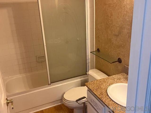 4130 Porte de Palmas, San Diego CA: https://media.crmls.org/mediaz/aec993b9-d2ec-42d9-81e6-806b8bff643e.jpg