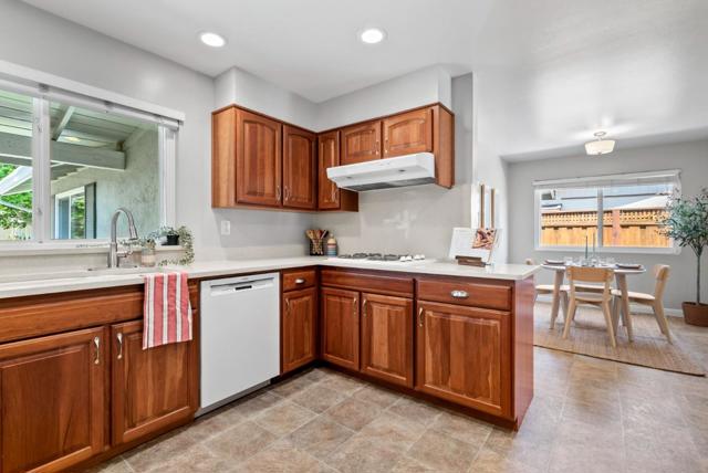2369 Walden Square, San Jose CA: https://media.crmls.org/mediaz/aec99921-4b05-463c-a2cd-6d8fd325b00d.jpg
