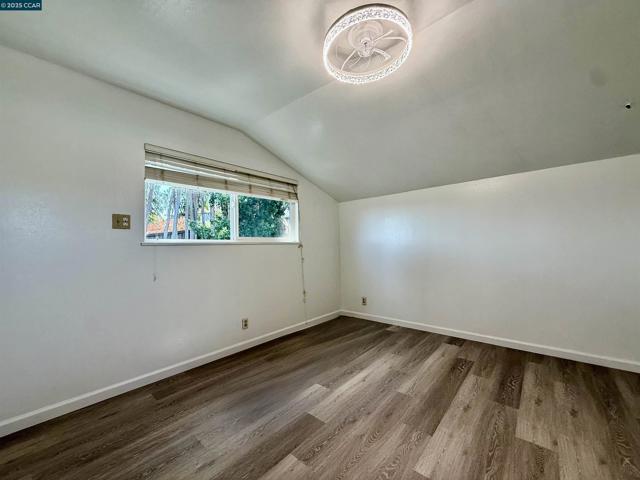 19 Flamingo Ct, American Canyon CA: https://media.crmls.org/mediaz/aeca176f-10e7-4e13-be04-103e4d052adf.jpg