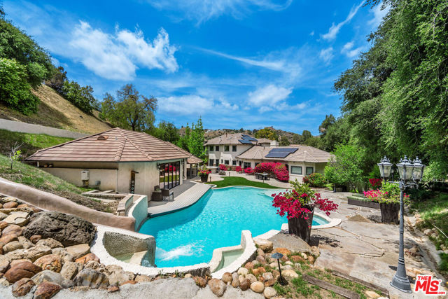 204 Bell Canyon Road, Bell Canyon CA: https://media.crmls.org/mediaz/aeca6e1b-8fb3-40f9-92ee-c83e04a8243b.jpg