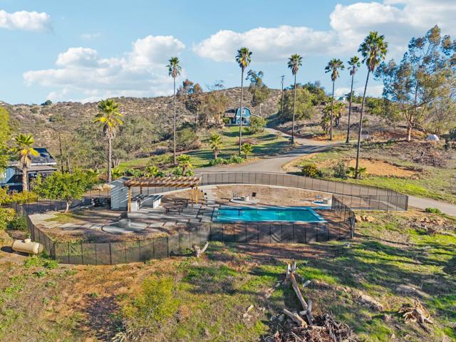 26086 Bear Valley Heights Road, Escondido CA: https://media.crmls.org/mediaz/aeca96b2-6dcb-4bec-beed-d79ffd9460f4.jpg