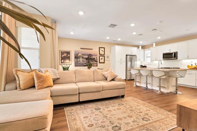 Detail Gallery Image 23 of 61 For 2816 via Alta Pl, San Diego,  CA 92108 - 2 Beds | 2/1 Baths