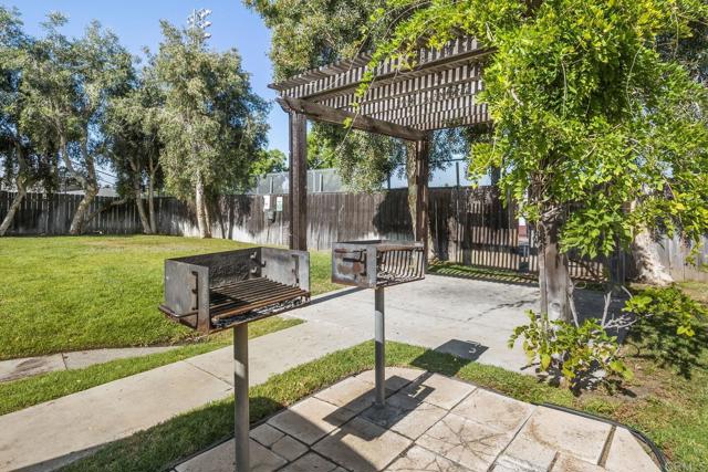 Detail Gallery Image 18 of 23 For 390 N 1st St #18,  El Cajon,  CA 92021 - 3 Beds | 2 Baths