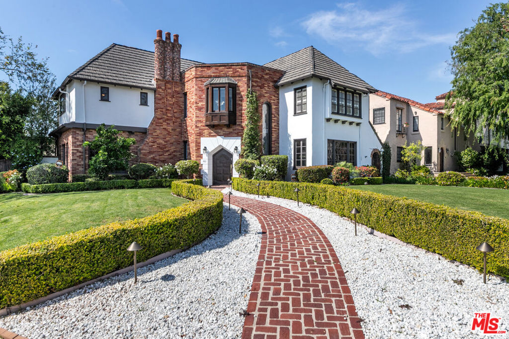 401 N Mccadden Place