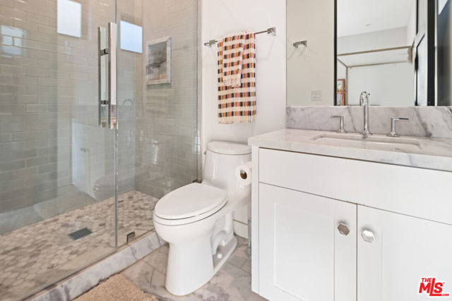 1562 Ensley Avenue, Los Angeles CA: https://media.crmls.org/mediaz/aecb69a8-c3ab-484c-b624-a01c4e8149c7.jpg