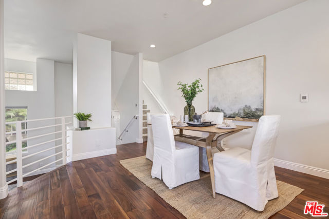 1630 E Palm Avenue, El Segundo CA: https://media.crmls.org/mediaz/aecba59e-2cc7-49e6-802e-5d98d7814358.jpg