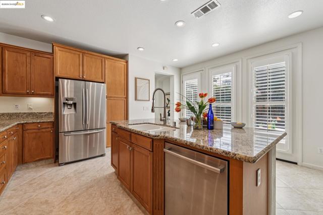 1027 Azuar Drive, Vallejo CA: https://media.crmls.org/mediaz/aecc1e62-543f-4e51-8dca-18e3d6af111b.jpg