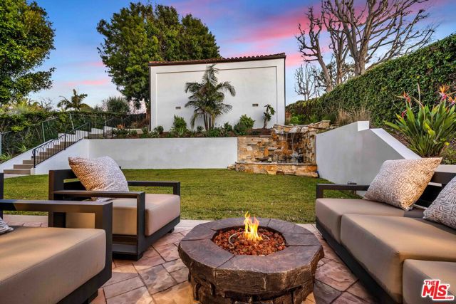 1736 Paseo Del Mar, Palos Verdes Estates CA: https://media.crmls.org/mediaz/aecc2dff-7ed2-428f-957e-afe982daf720.jpg