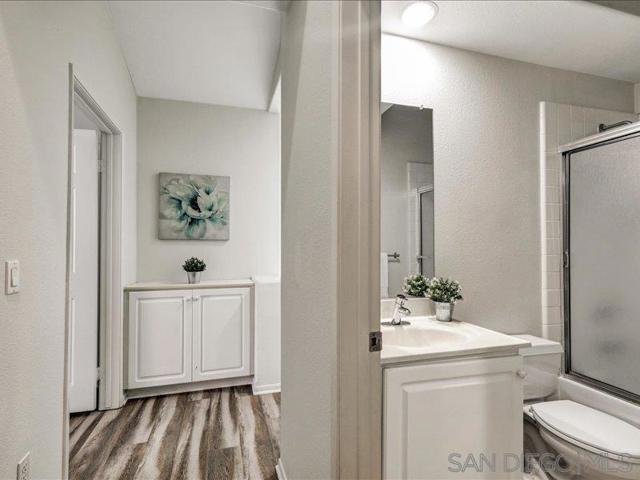 8641 Via Mallorca, La Jolla CA: https://media.crmls.org/mediaz/aecc6fef-46c1-4c30-afe7-88686a51dd07.jpg