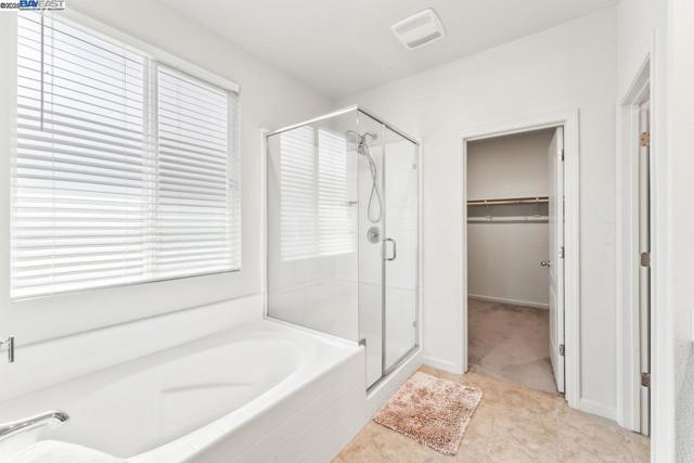 323 Sacramento St, Lathrop CA: https://media.crmls.org/mediaz/aecd4d2b-2217-4f2d-9ddb-c4969244c6ed.jpg