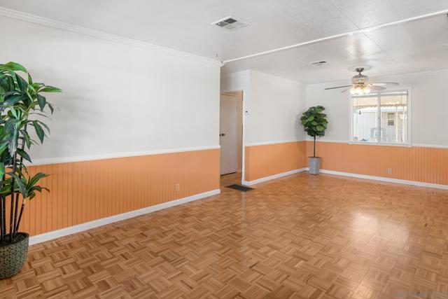 2700 Valley Parkway, Escondido CA: https://media.crmls.org/mediaz/aecf03c2-768e-4cef-93ee-4276f3622e5d.jpg