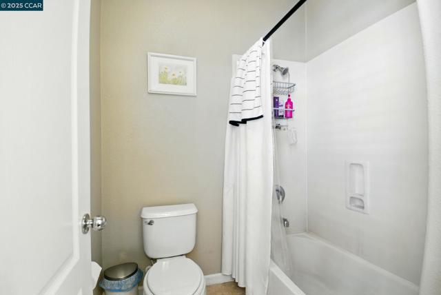 35 Belluno Dr, Stockton CA: https://media.crmls.org/mediaz/aecf3489-bdcd-48ce-877e-cf74297b8b9b.jpg