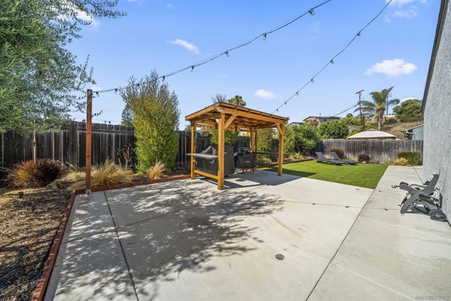 9480 Avenida Acero, Spring Valley CA: https://media.crmls.org/mediaz/aecf44cf-8738-4207-8a82-a23befd14e52.jpg