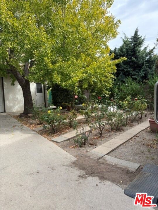 1630 Amherst Avenue photo 13