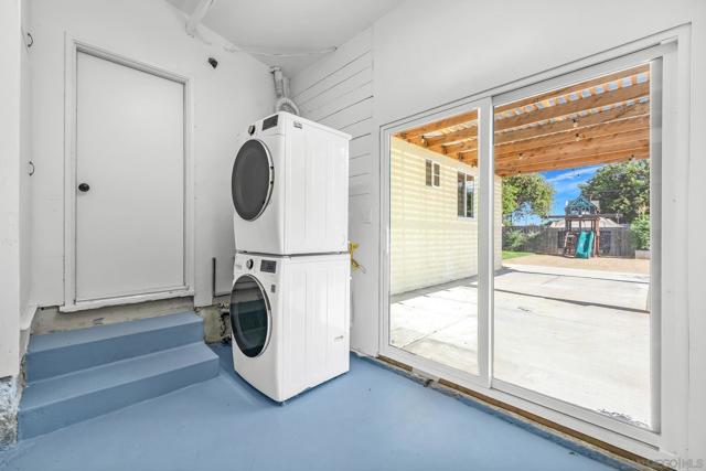 4991 Date Pl, San Diego CA: https://media.crmls.org/mediaz/aed0eda7-dfe1-46ba-bd92-5984a901e0a9.jpg