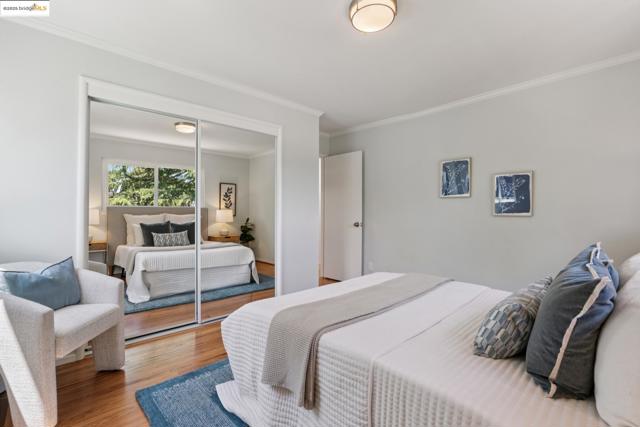 1023 Overlook Rd, Berkeley CA: https://media.crmls.org/mediaz/aed17189-10e5-4106-b64c-e3c3d250e021.jpg