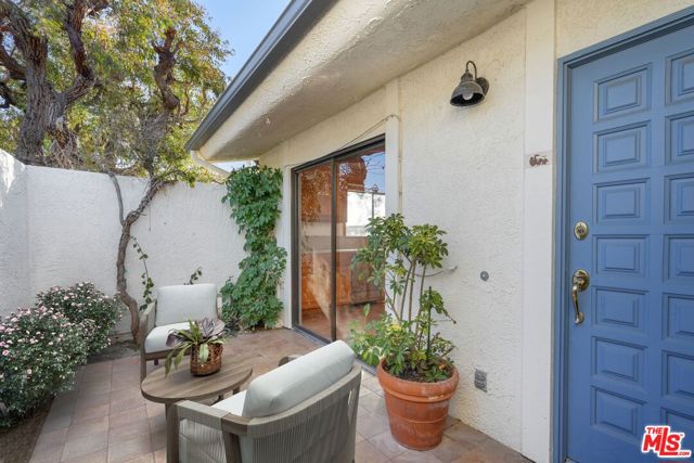 6774 Las Olas Way photo 2