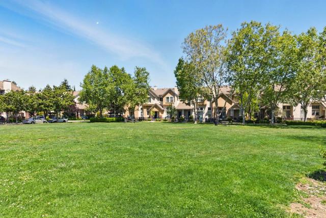 353 Whisman Station Drive, Mountain View CA: https://media.crmls.org/mediaz/aed2be66-8dbb-4ec2-bd63-c569877357b4.jpg