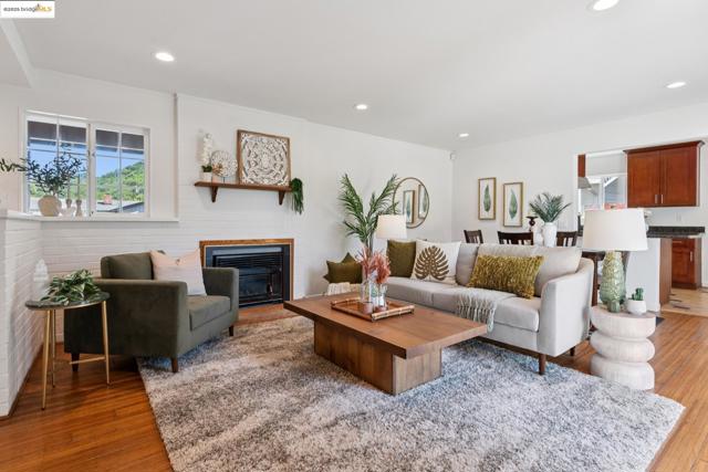 2309 Potrero Ct, Pinole CA: https://media.crmls.org/mediaz/aed3855d-b615-4ff6-94f0-0ee28afebc9d.jpg