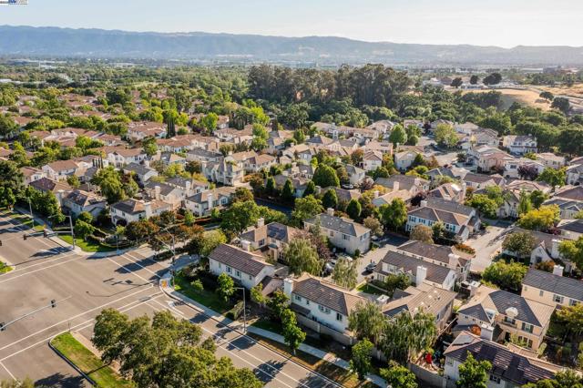 4008 Mount Vernon Pl, Dublin CA: https://media.crmls.org/mediaz/aed3f2b2-ad22-47ec-bebb-cd8ebf3c7721.jpg