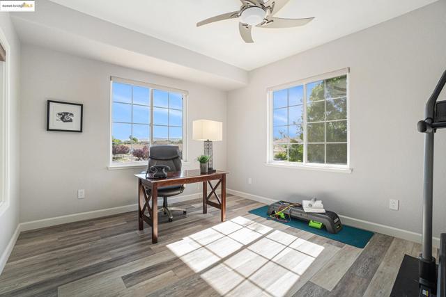 1139 Jordan Ct, Brentwood CA: https://media.crmls.org/mediaz/aed42e3a-3c2d-4387-9762-2c77425e002c.jpg