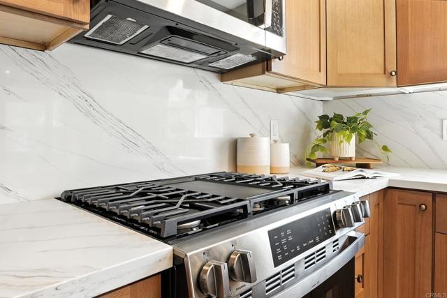 3777 Poe Street, San Diego CA: https://media.crmls.org/mediaz/aed44d33-8628-4b21-9cd2-397c92f1fa98.jpg