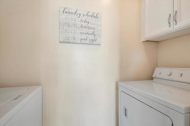 585 Shoal Circle,  CA: https://media.crmls.org/mediaz/aed4a0fa-4826-4612-bc82-8895d26ed73c.jpg