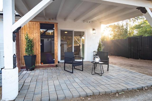 11534 Manzanita Rd, Lakeside CA: https://media.crmls.org/mediaz/aed5080f-6acb-4dd8-8201-3d1f74e8c37b.jpg