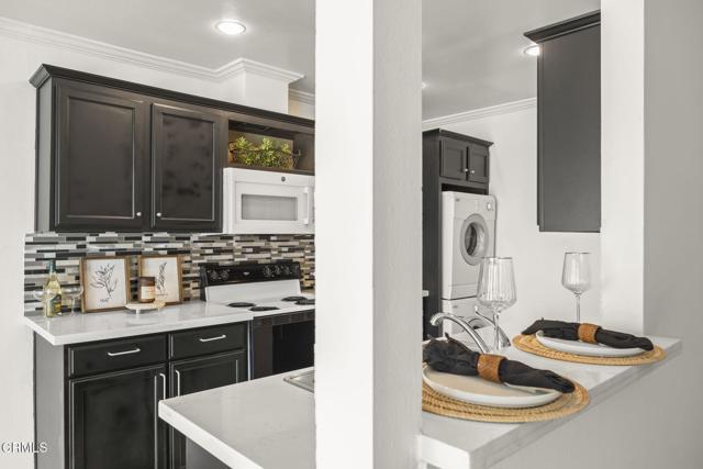 1223 Landsburn Circle, Westlake Village CA: https://media.crmls.org/mediaz/aed608eb-ab94-4660-9812-fbc0e411a73f.jpg