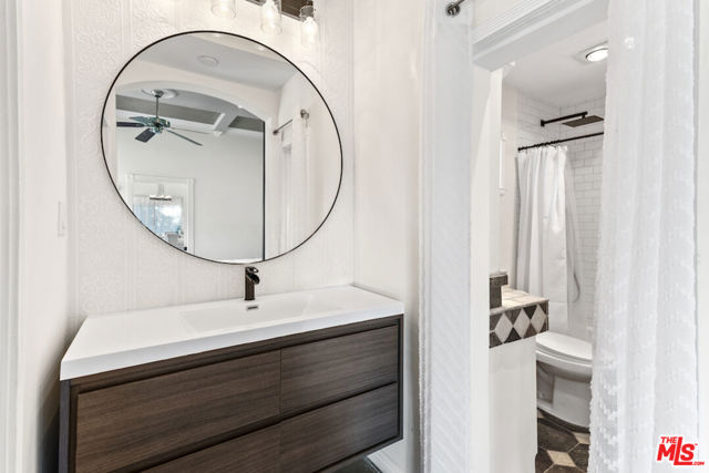 1923 Sunset Plaza Drive, Los Angeles CA: https://media.crmls.org/mediaz/aed61168-f788-45d9-beaa-e0b54e3df411.jpg