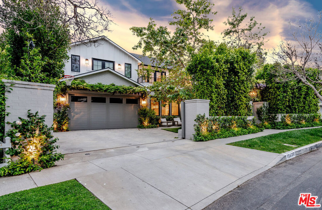 15422 Albright Street, Pacific Palisades, CA 90272