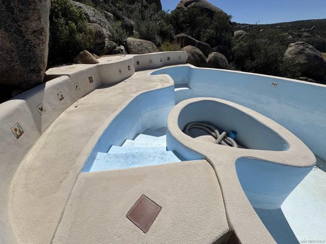 Image 39 of 75 For 41083 Old Highway 80